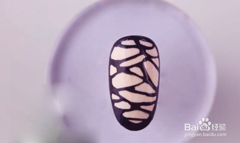 怎样做破洞丝袜指甲?