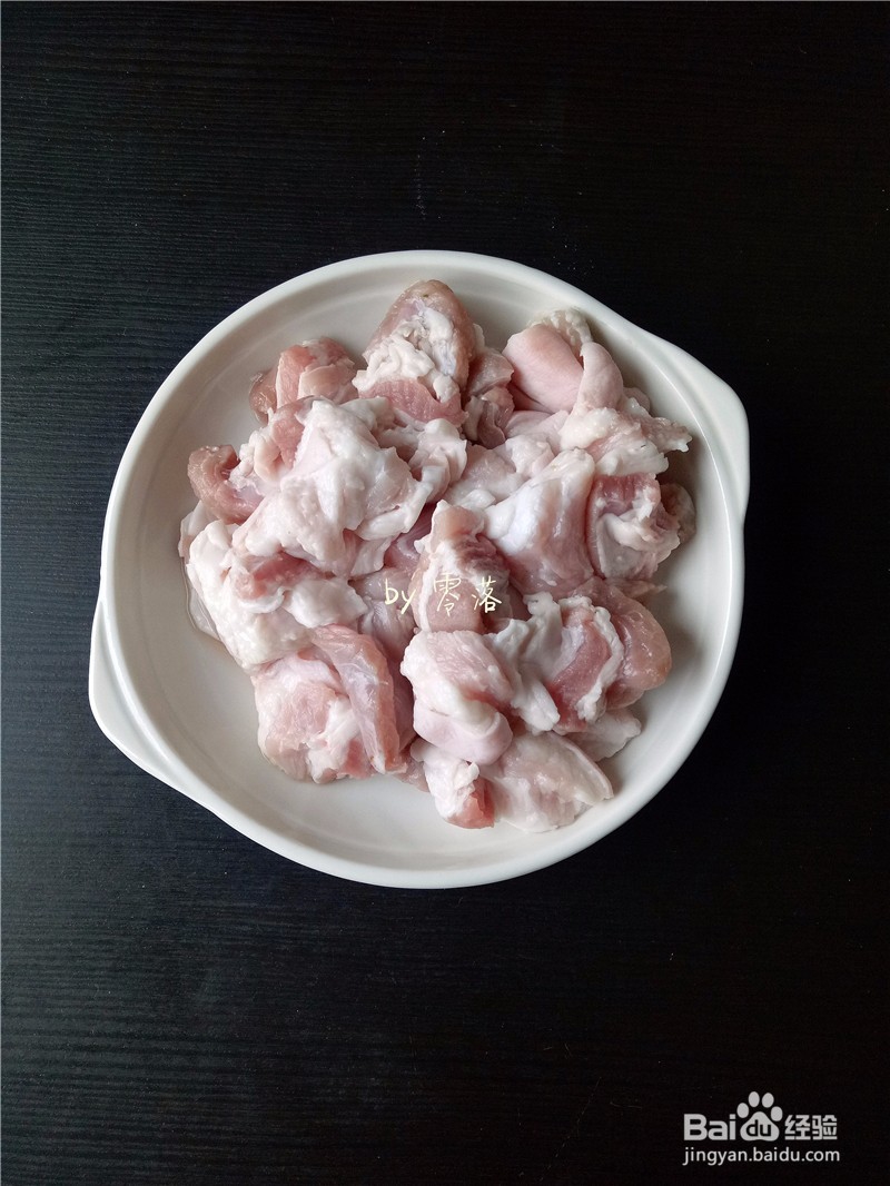 五花肉炖粉条——五花肉粉条一起炖，香惨了！