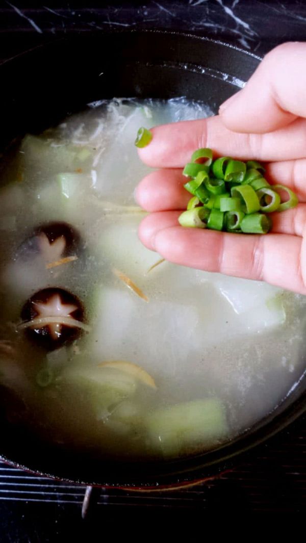 奶白冬瓜虾皮汤