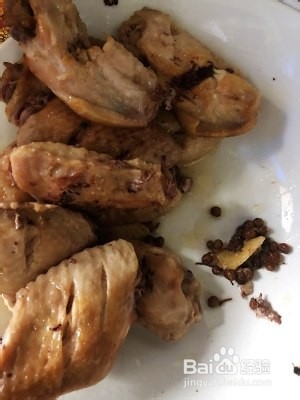 妈妈的香酥鸡翅好吃简单易学。