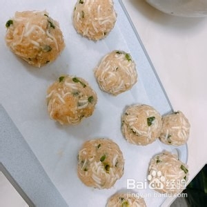 挂面鸡胸丸的做法