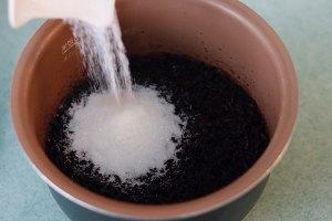 水果紫米银耳汤做法