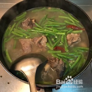 牛排骨炖汤的做法