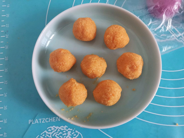 火龙果椰蓉花环手撕面包