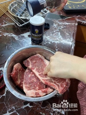 烤牛排的做法
