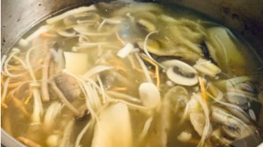 鲜到起飞的菌菇汤