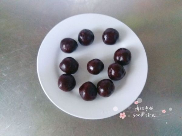 奶香豆沙华夫饼配缤纷鲜果