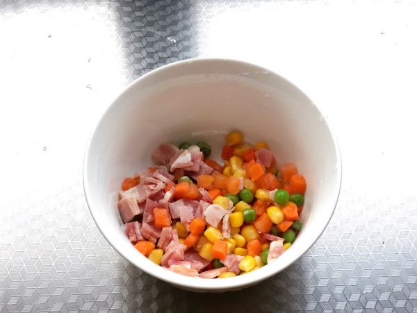 杂蔬培根沙拉面包