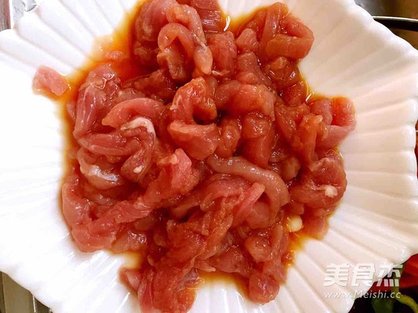 青红椒炒肉丝
