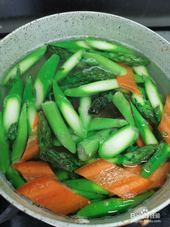 简单易学的“芦笋炒虾仁”