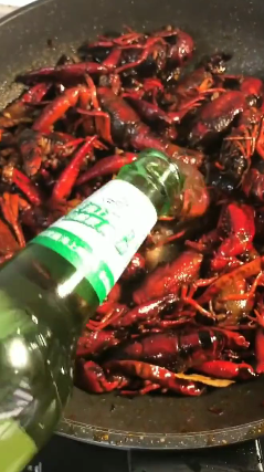 怎么做家庭版麻辣小龙虾