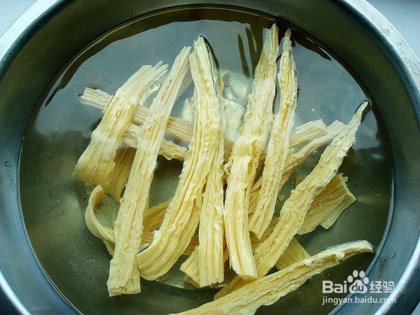 白玉菇炒腐竹的做法