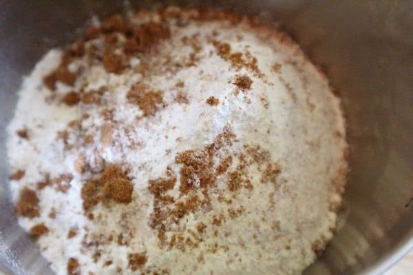 红茶葡萄干软欧包