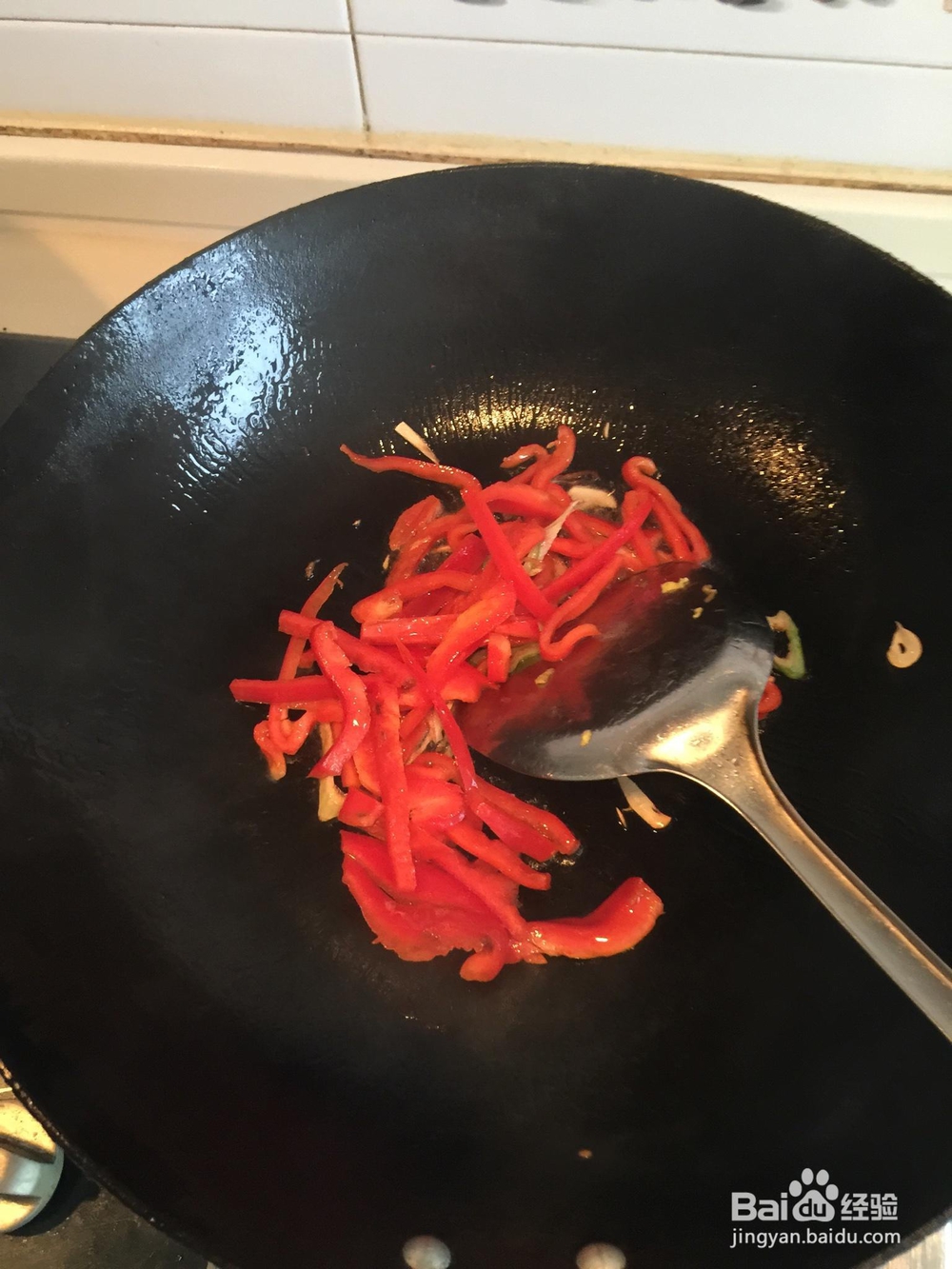 蔬菜水果之红椒粉丝炒鸡蛋的做法