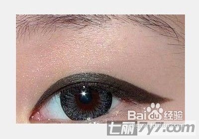 单眼皮MM如何画烟熏妆图解小烟熏眼妆的画法