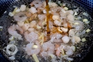 营养丰富的海鲜娃娃菜