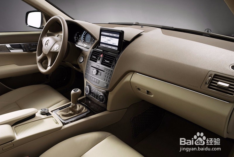 炎炎夏日，车内异味怎么除？