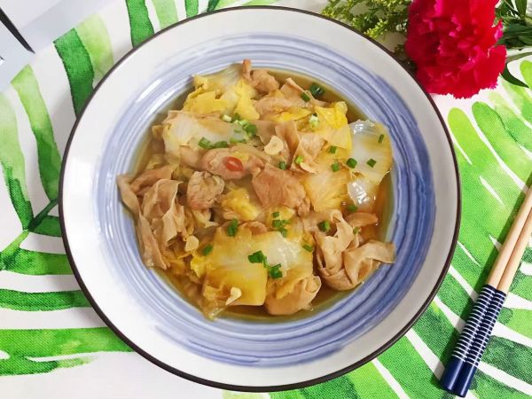 白菜腐皮炖五花肉