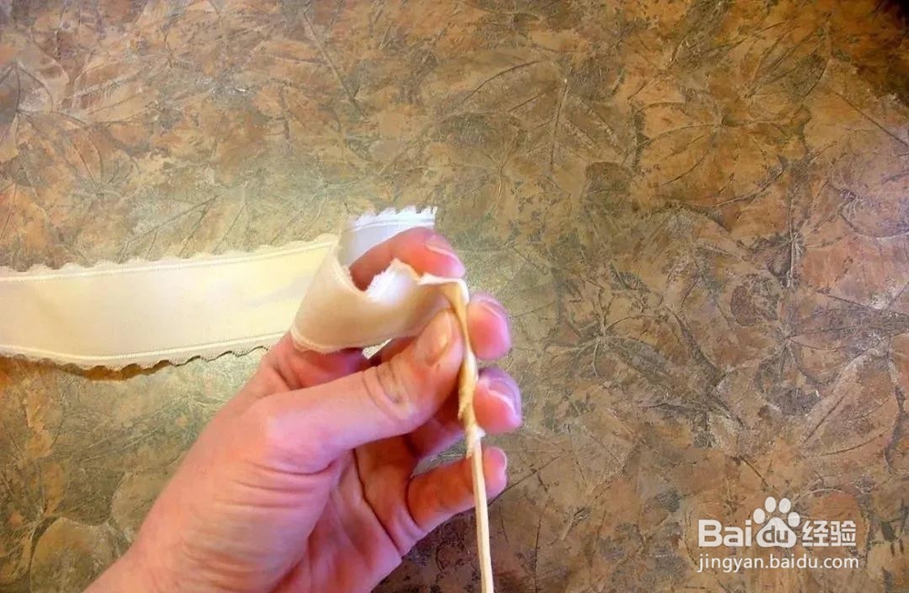 随手一根丝带卷出了漂亮的玫瑰，几分钟搞定一朵