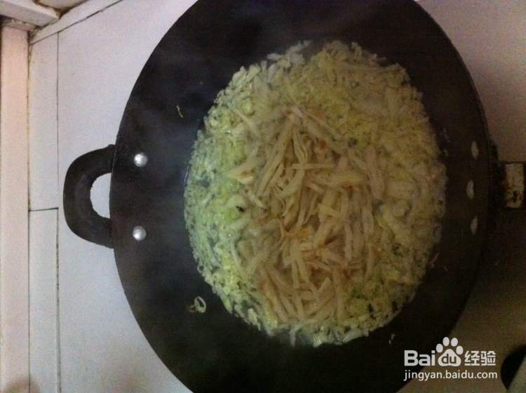 白菜烩饼丝的家常做法