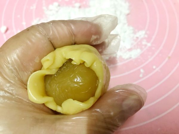 广式莲蓉蛋黄月饼