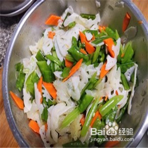 凉拌素什锦的家常做法