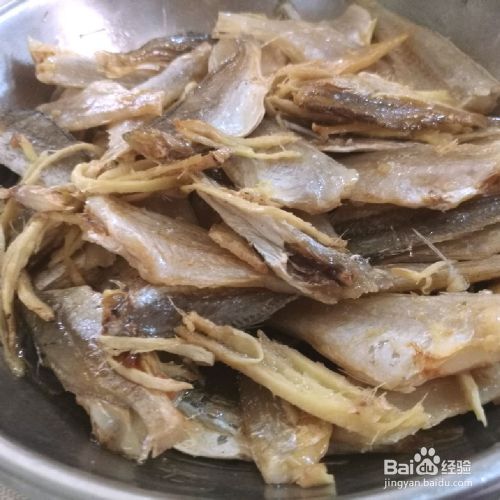 海鲜美食-姜丝蒸鱼干的做法