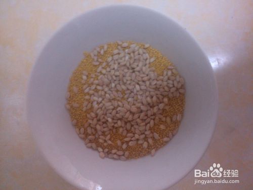 南瓜薏米小米粥的家常做法