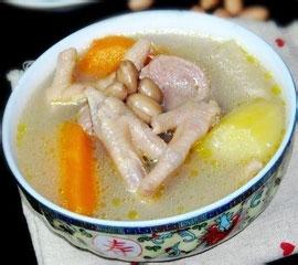 鸡脚花生土豆汤的做法