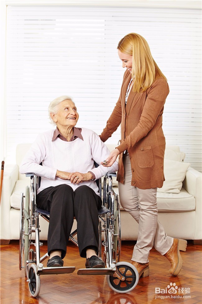 该不该把父母送进养老院