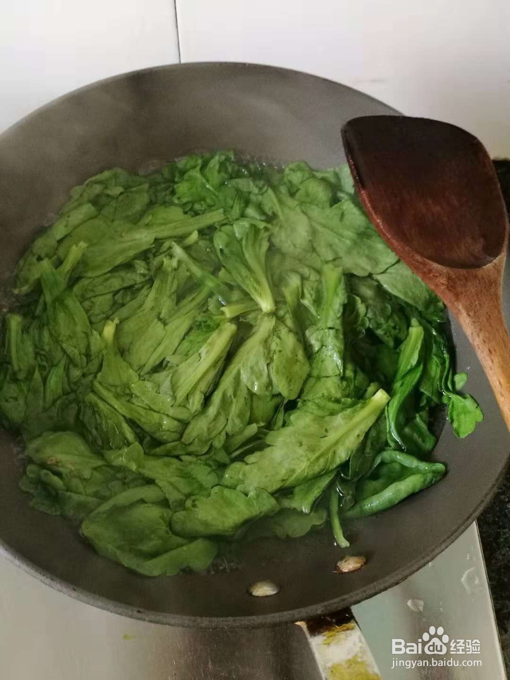 自制辣椒酱拌菊花菜