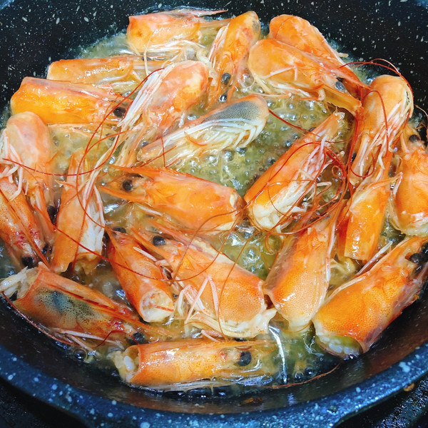 高颜值虾仁菠萝饭