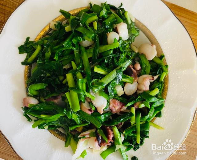 韭菜炒章鱼须 鲜美好吃的做法