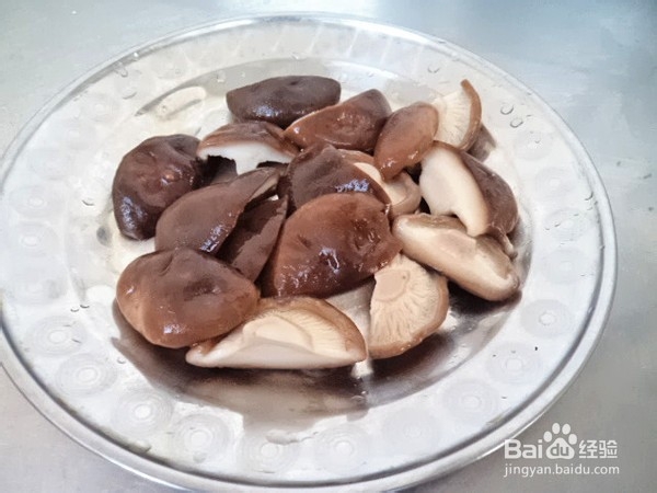 如何制作香菇炒菜花