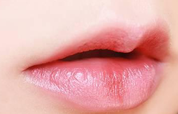 怎么化美丽唇装