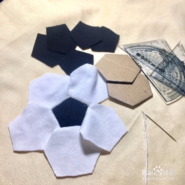 教你用废旧衣服制作简单有创意的布艺足球