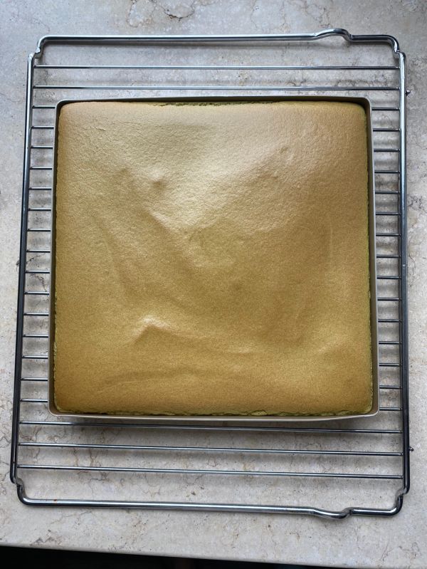 草莓奶酪年轮蛋糕