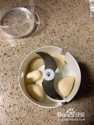 如何制作脆皮蒜香烤鸡