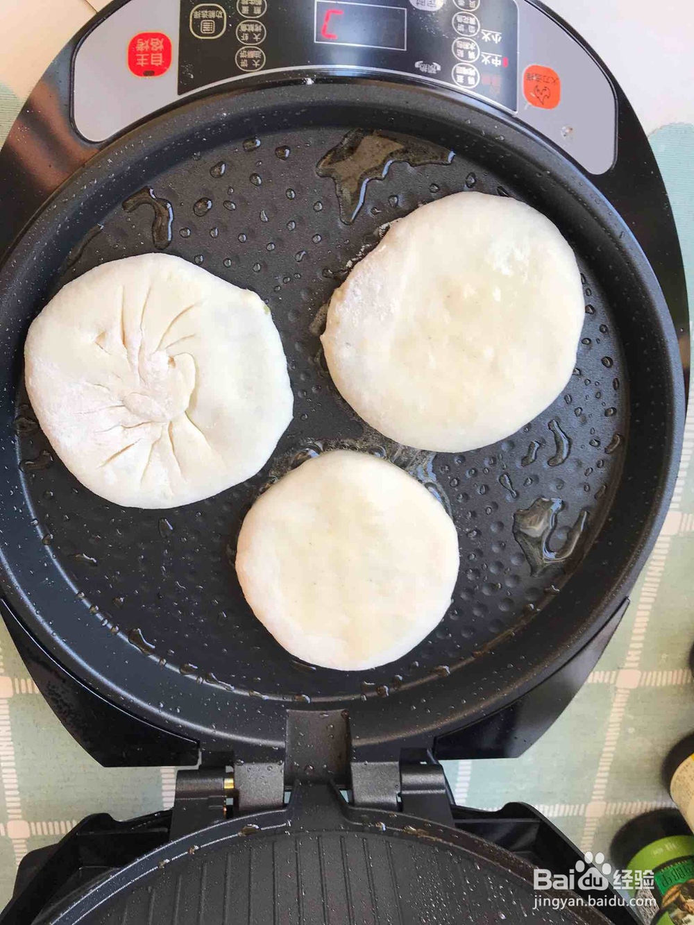 西湖鸡蛋虾仁馅饼的制作方法