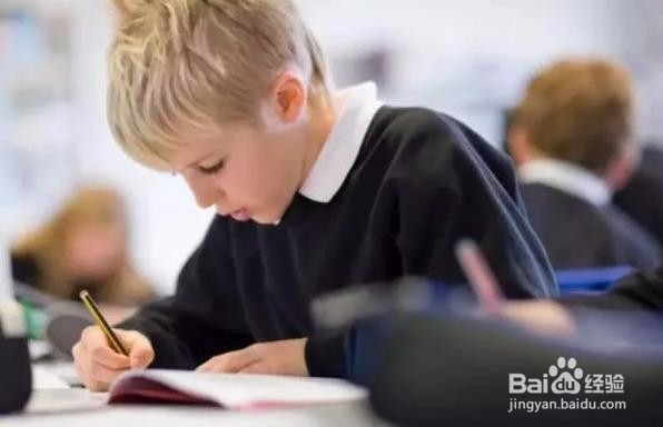 怎么正确的陪孩子写作业