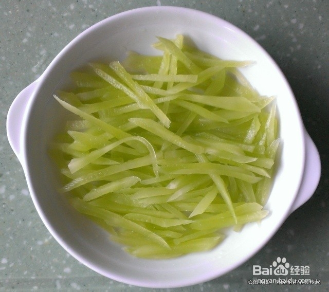 清凉减肥的莴笋拌银芽