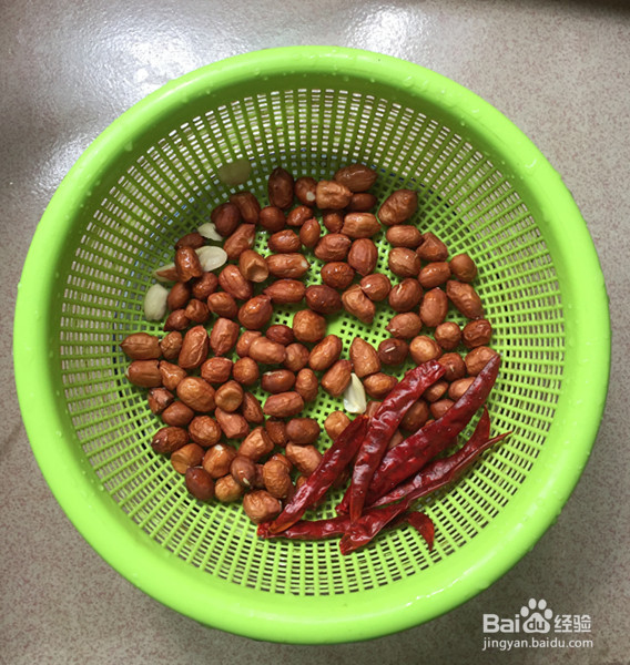 麻辣花生小鱼仔的制作方法