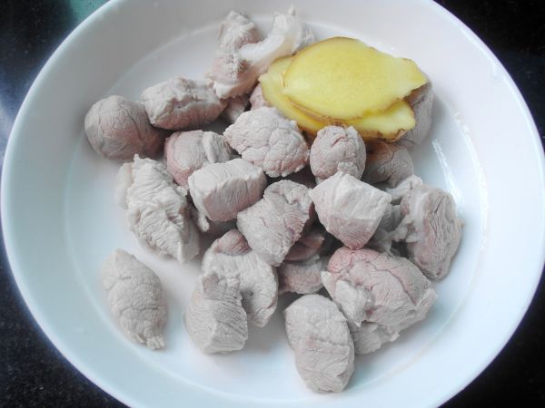 春笋玉米胡萝卜瘦肉汤