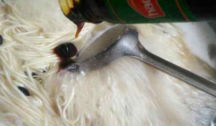 煮面条放什么调料