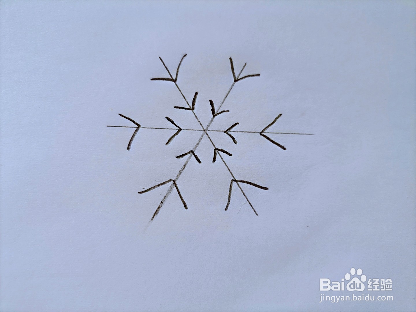 如何用铅笔画一片雪花(1)