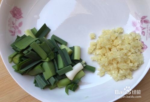 蒜香手抓骨是如何做的？家常教程烤箱版