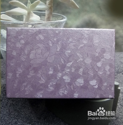 怎样点缀包装盒