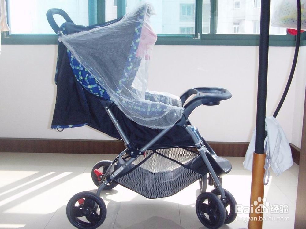 选择婴儿车要注意什么