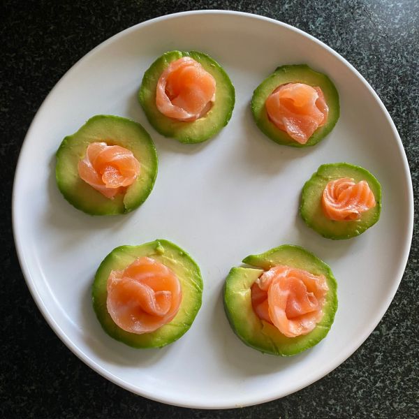 牛油果三文鱼刺身