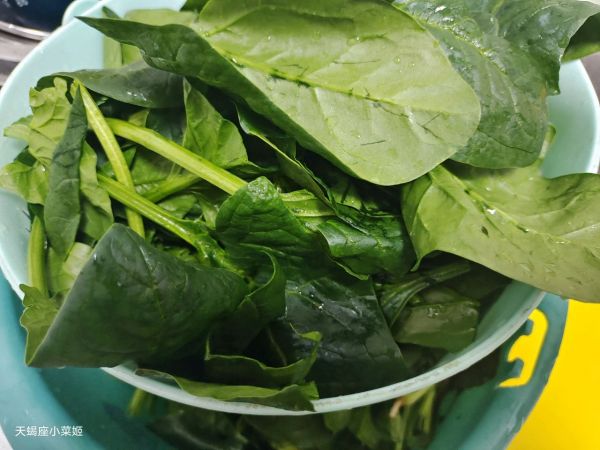 凉拌菠菜金针菇